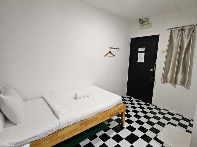 חדר סטנדרט, The 60