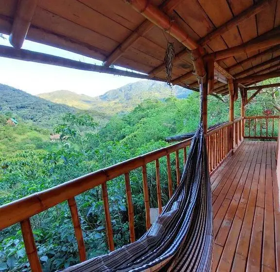 スタンダード４人部屋, Aracari Ecolodge