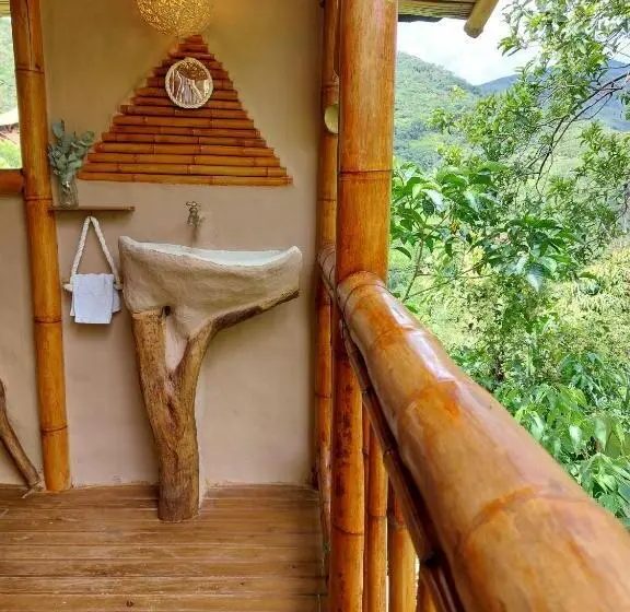スタンダード４人部屋, Aracari Ecolodge