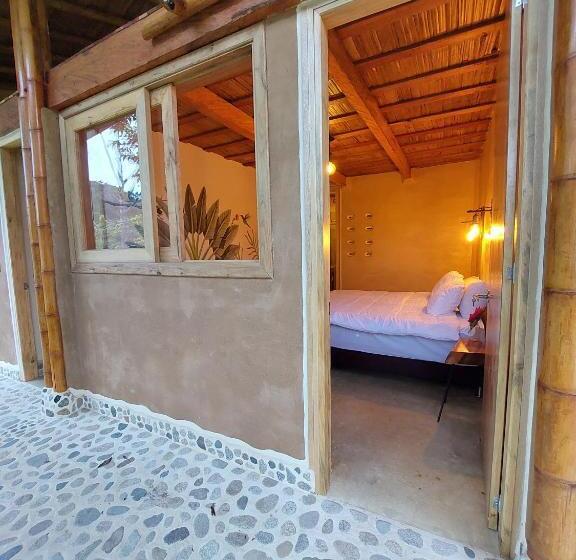 マウンテンビューデラックスルーム, Aracari Ecolodge