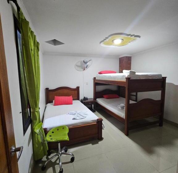 스탠다드 트리플 룸, Monterrey