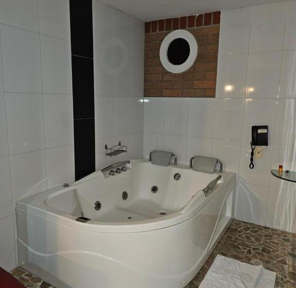 Номер Стандарт с Гидромассажем, Monterrey