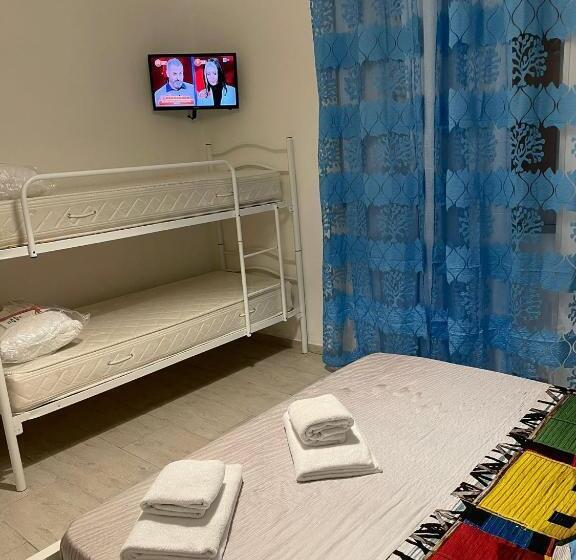 חדר סטנדרט לארבעה, Mareluna Bed And Breakfast