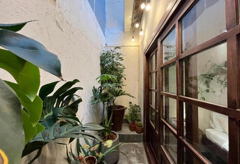 اتاق استاندارد با وان آب گرم, Me Home