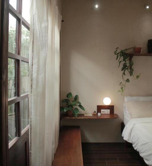 اتاق استاندارد با وان آب گرم, Me Home