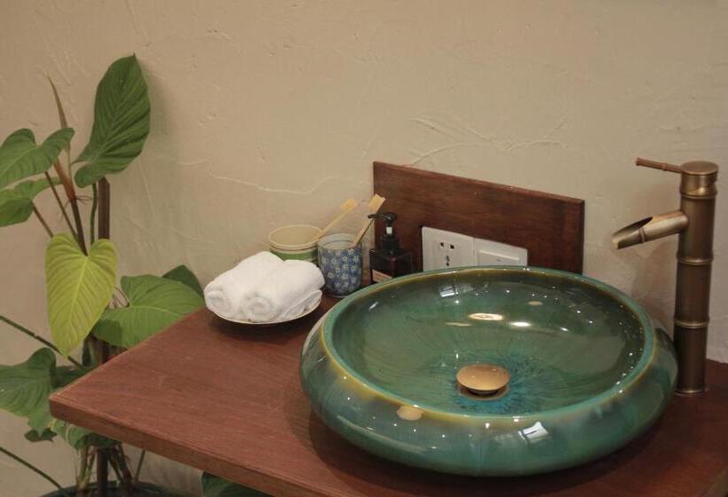 اتاق استاندارد با وان آب گرم, Me Home