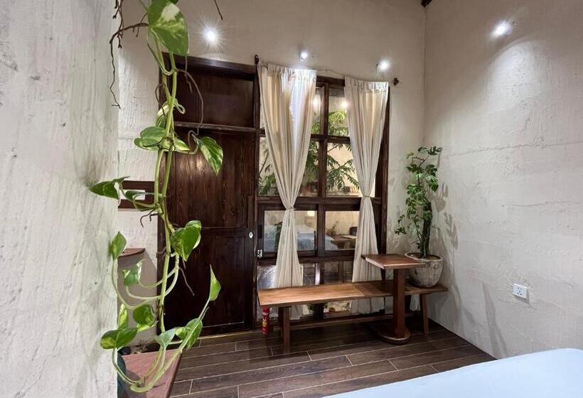 اتاق استاندارد با چشمانداز باغ, Me Home