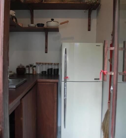 اتاق استاندارد با چشمانداز باغ, Me Home