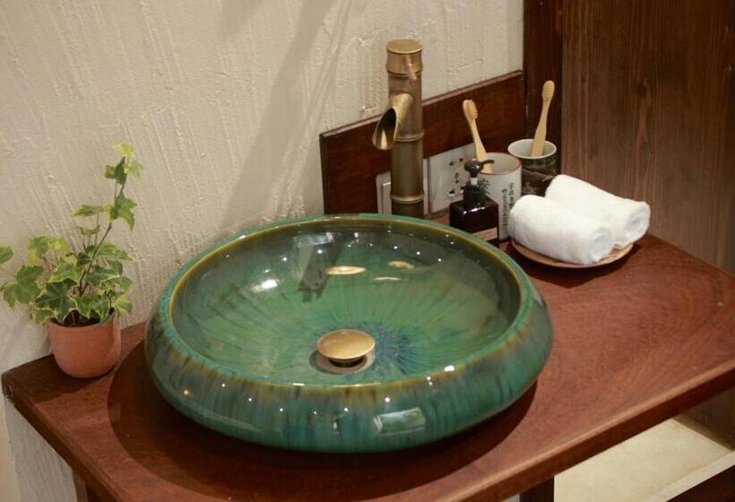 اتاق استاندارد با چشمانداز باغ, Me Home