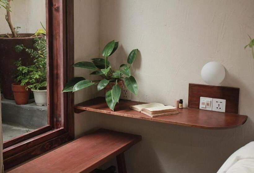 اتاق استاندارد با وان آب گرم, Me Home