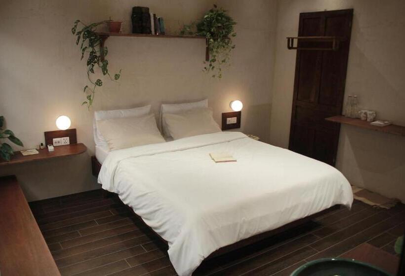 اتاق استاندارد با وان آب گرم, Me Home