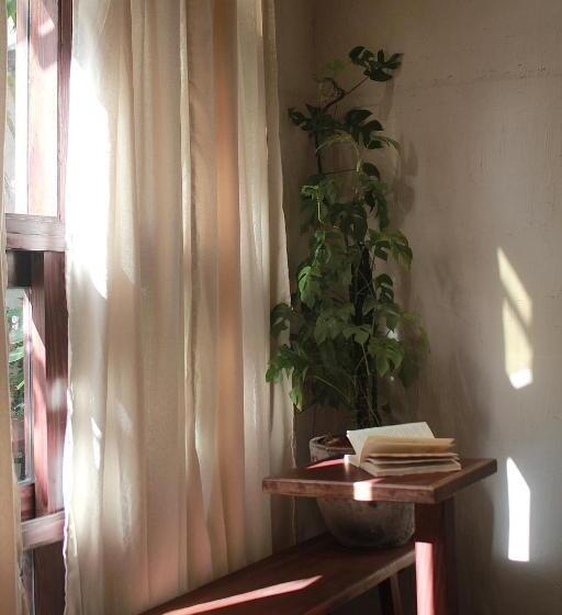 اتاق استاندارد با چشمانداز باغ, Me Home