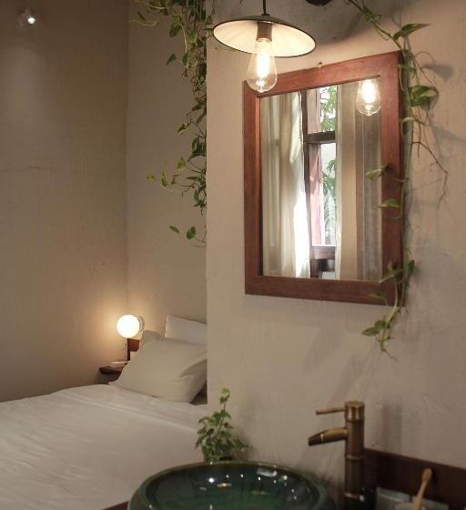 اتاق استاندارد با چشمانداز باغ, Me Home