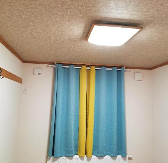 バス共有のスタンダードルーム, White House Onsen Guesthouse