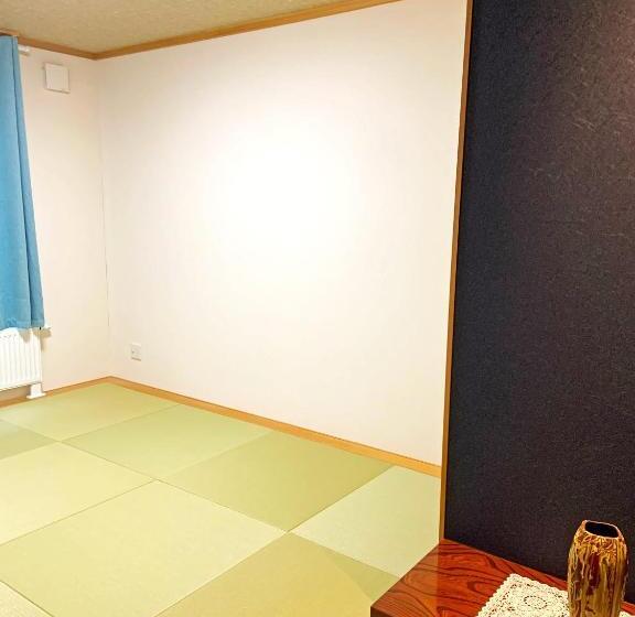 バス共有のスタンダードルーム, White House Onsen Guesthouse