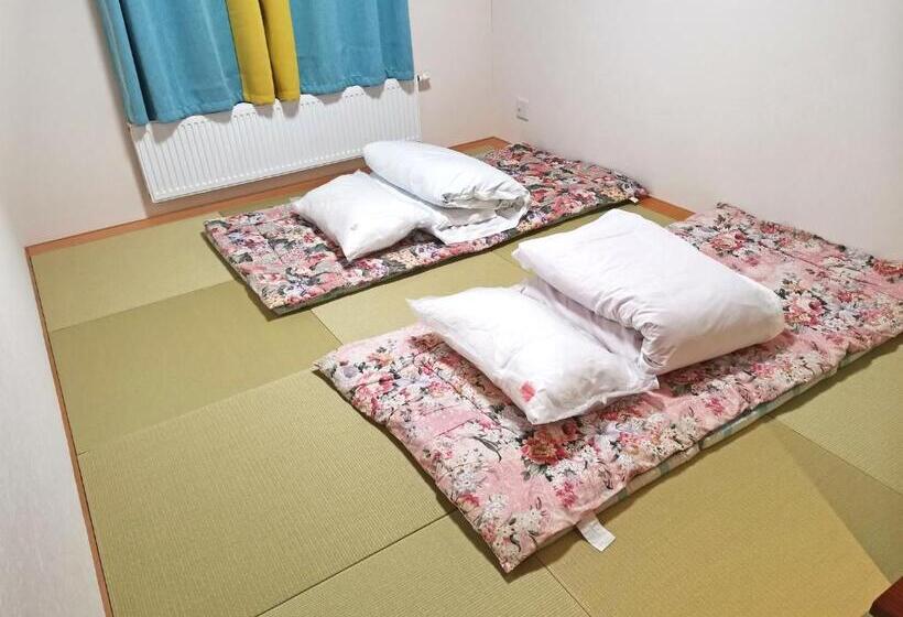 バス共有のスタンダードルーム, White House Onsen Guesthouse