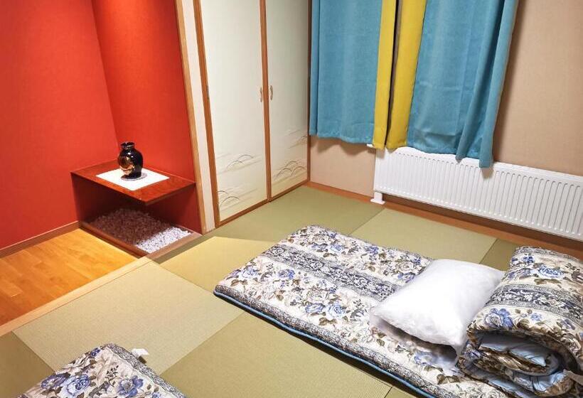 バス共有のスタンダードルーム, White House Onsen Guesthouse