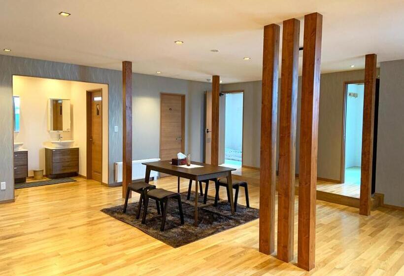 バス共有のスタンダードルーム, White House Onsen Guesthouse