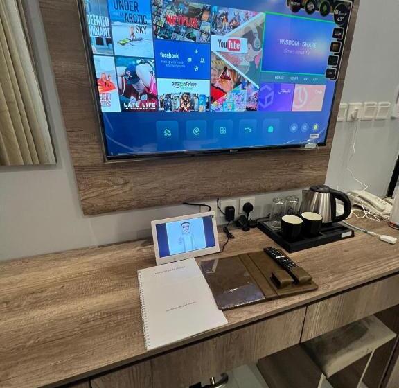 غرفة قياسية لذوى الاحتياجات الخاصة, Park Plus Served Apartments