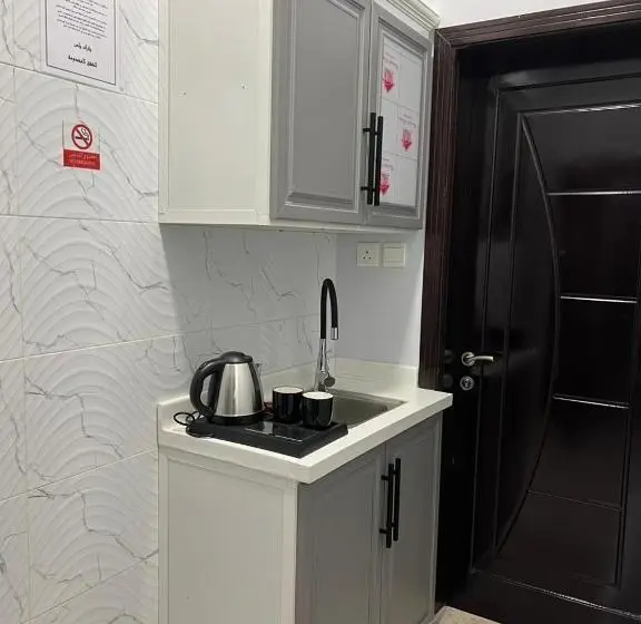スタンダードスタジオ, Park Plus Served Apartments