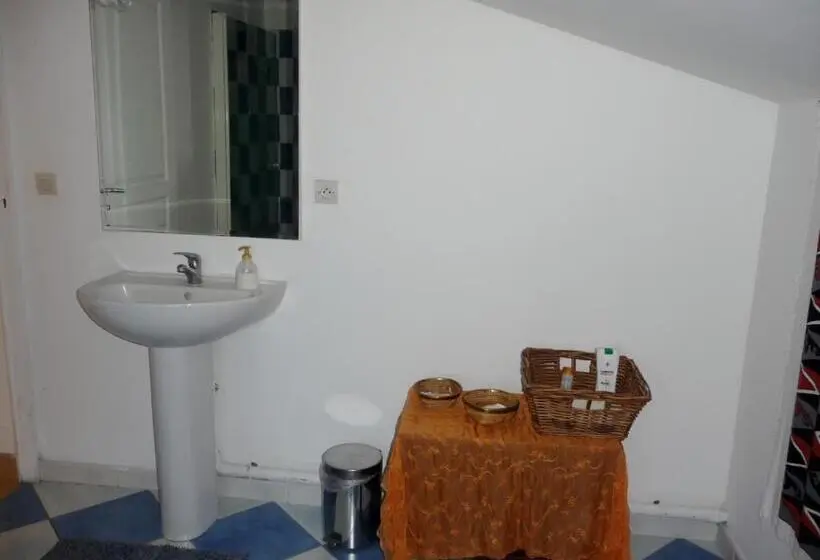 اتاق استاندارد, Chambres D Hôtes Saint Gilles Les Bains