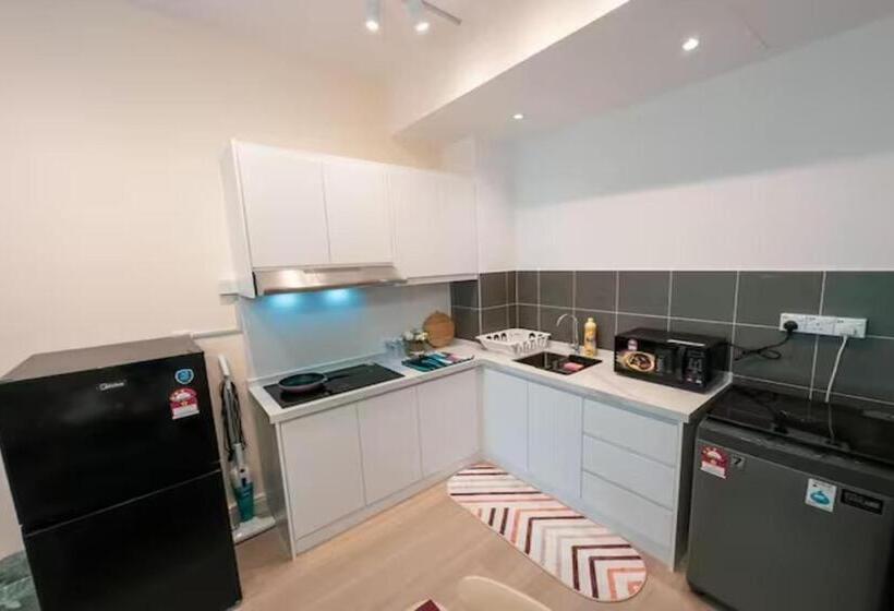 Студио Стандарт с Балконом, Netizen Cozy Suite By Guestonic