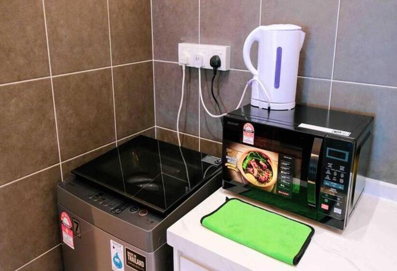 Студио Стандарт с Балконом, Netizen Cozy Suite By Guestonic