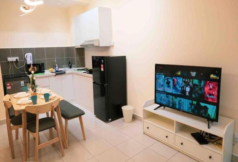 Студио Стандарт с Балконом, Netizen Cozy Suite By Guestonic