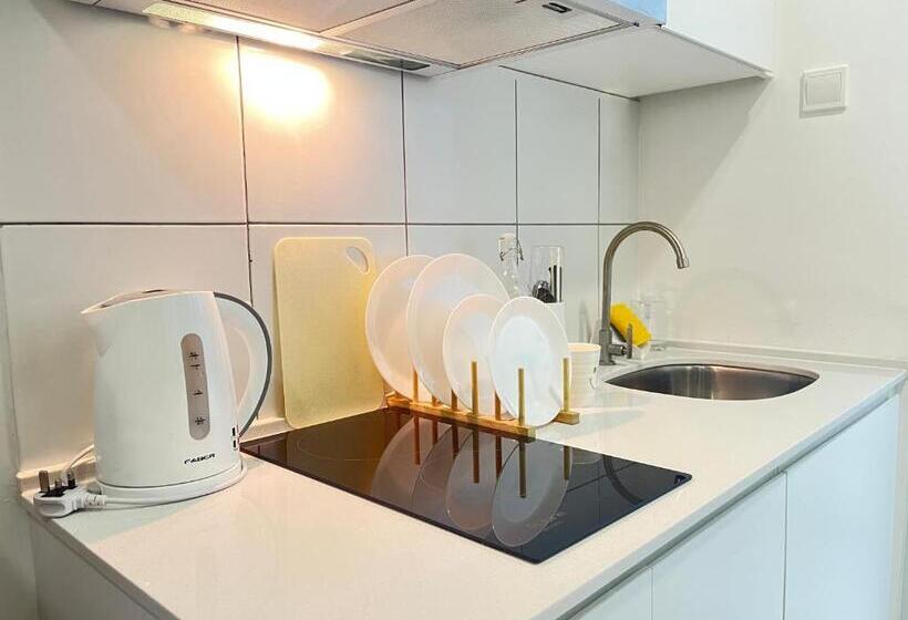 استودیو استاندارد با چشم‌انداز استخر, C&y Horizon Suites Homestay Klia Sepang