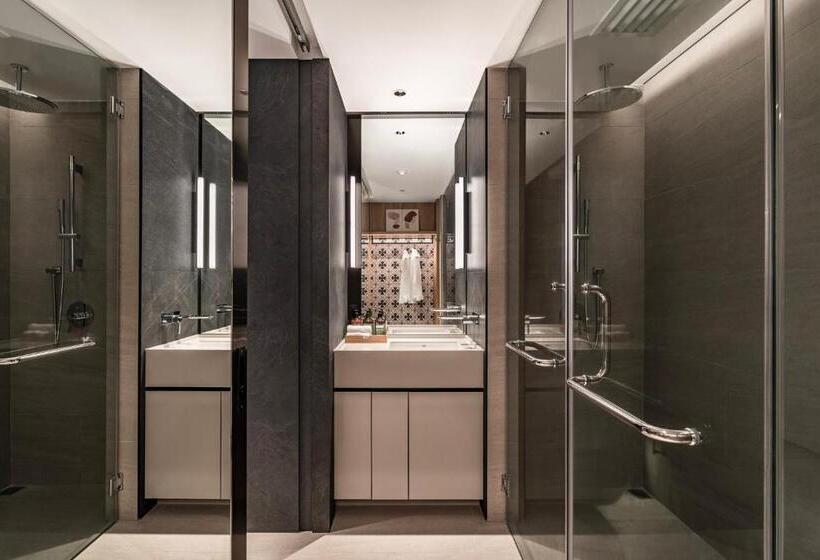 חדר סטנדרט עם מיטת קינג, Crowne Plaza Penang Straits City By Ihg