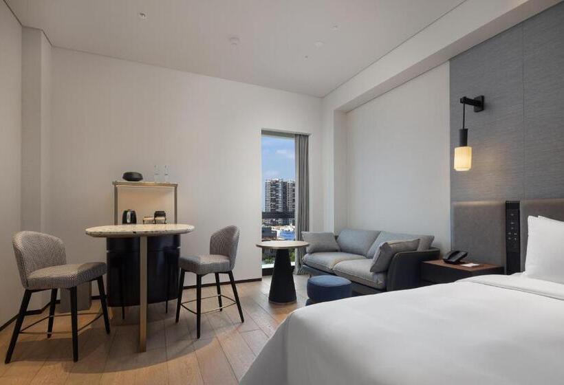 Номер Deluxe Внутренний, New World Guangzhou