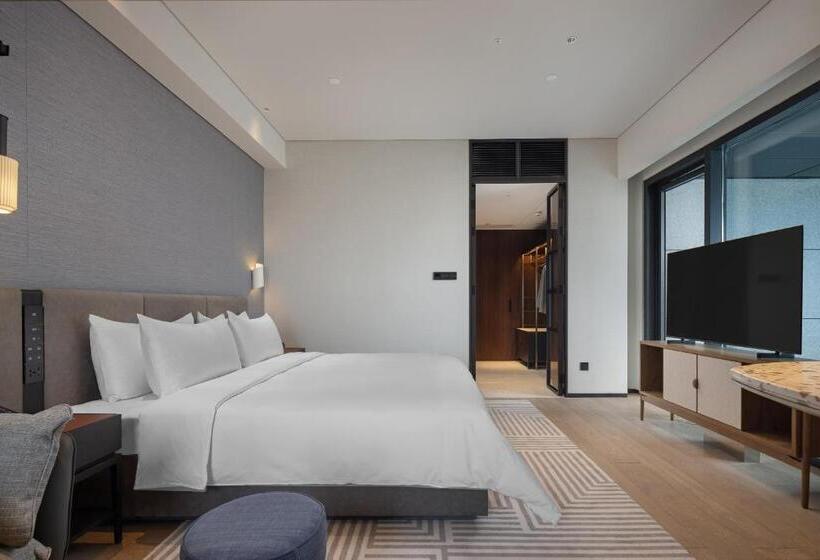 Номер Deluxe Внутренний, New World Guangzhou