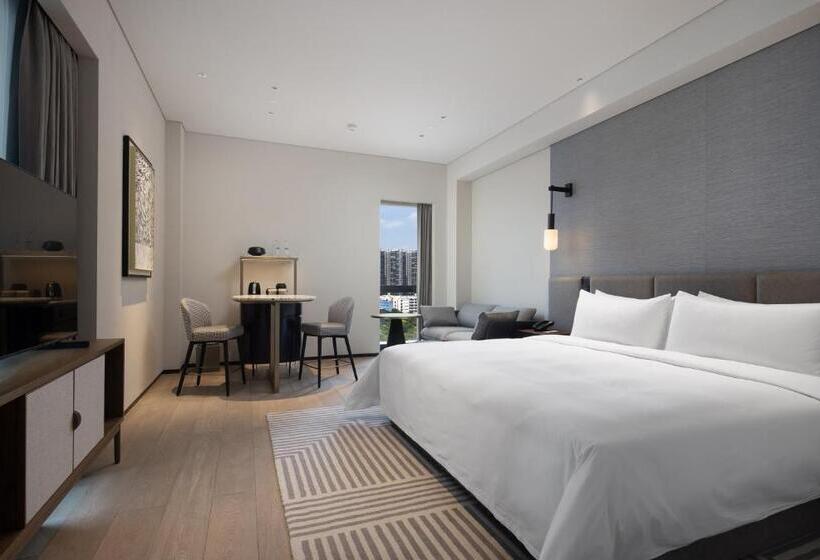 Номер Deluxe Внутренний, New World Guangzhou