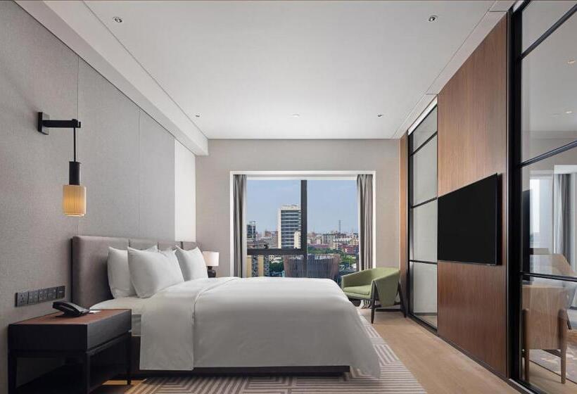 Люкс Повышенной Комфортности, New World Guangzhou