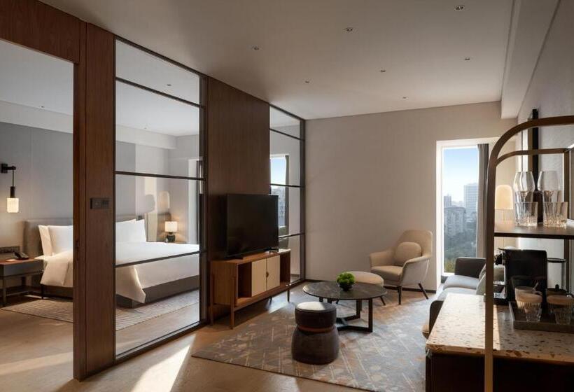 Люкс Повышенной Комфортности, New World Guangzhou