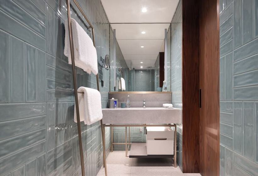 Номер Deluxe, New World Guangzhou