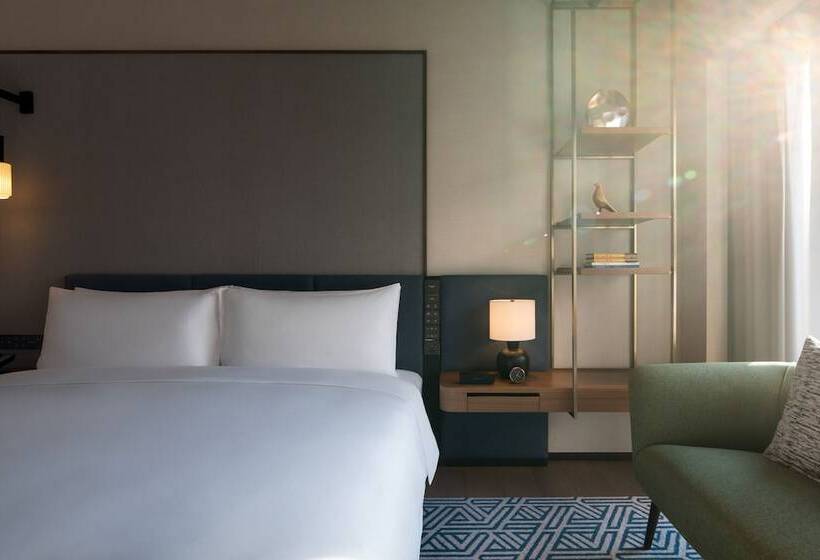 Номер Deluxe, New World Guangzhou