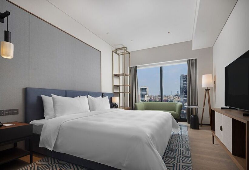 Номер Deluxe, New World Guangzhou