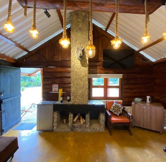 וילה בת חדר שינה 1, Riverside La Masía Eco