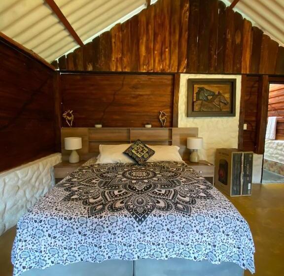 וילה בת חדר שינה 1, Riverside La Masía Eco