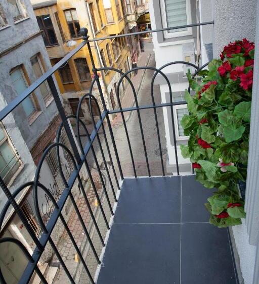 コンフォートトリプルルーム, Sayina