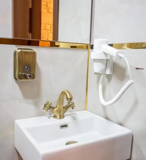 Standard Kolmen Hengen Huone Parveke, Sayina