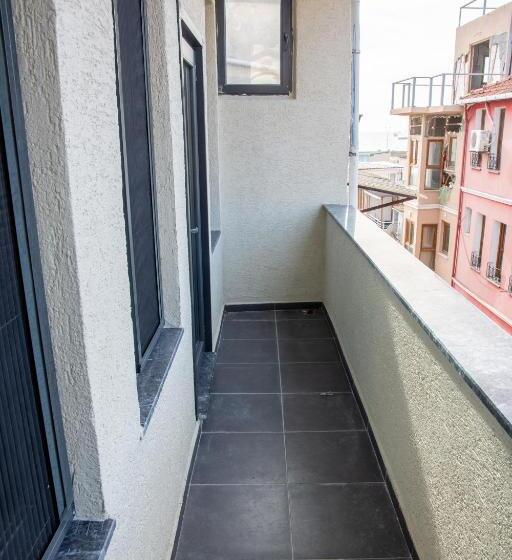 バルコニー付きスタンダードトリプルルーム, Sayina