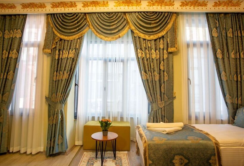 デラックストリプルルーム, Sayina