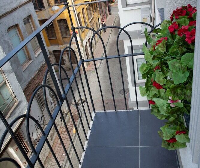 コンフォートトリプルルーム, Sayina