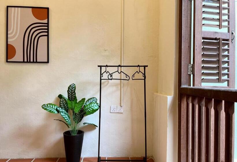 חדר סטנדרט חדר אמבטיה משותף, Aayu Stewart