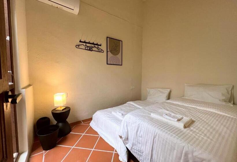 חדר סטנדרט חדר אמבטיה משותף, Aayu Stewart