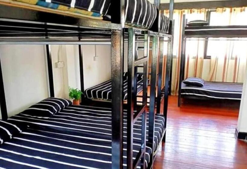 スタンダード４人部屋, Bagan Pinang Guest House