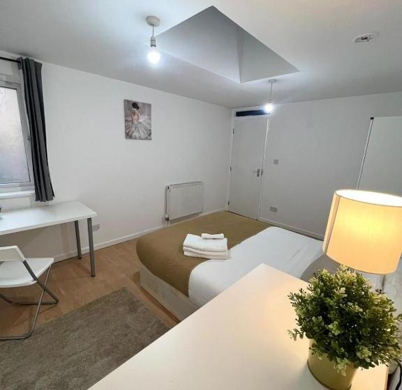 スーペリアールーム, Cosy Stunning Flat