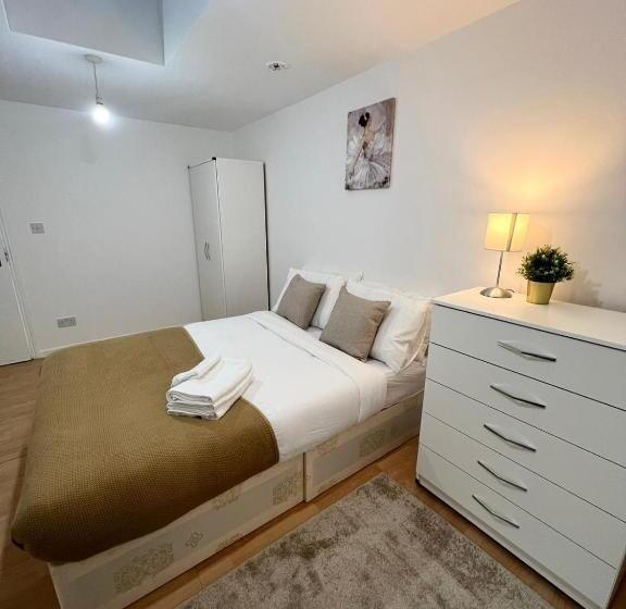 スーペリアールーム, Cosy Stunning Flat